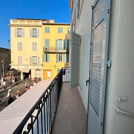 Newly Renovated In The Heart Of Old Apartment Antibes